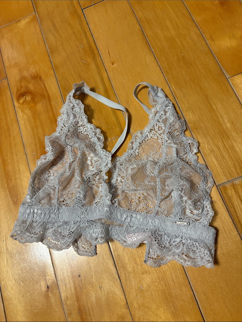 La Vie En Rose Delicate Lace Bralette in Light Gray
